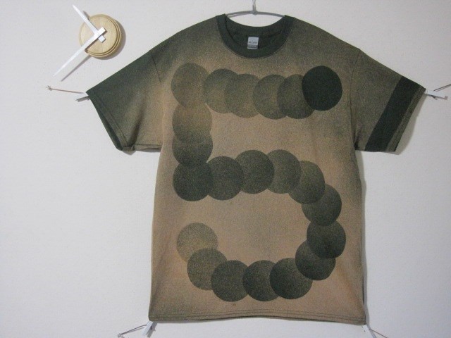 1点　ムーンナンバー【5】月光　宇宙/月/球/魔法/ロック/うさぎ/音楽/ダーク/満月/三日月/宇宙/ワンピ/月夜