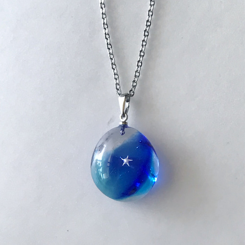 星砂の入ったガラスネックレス 005 ネックレス・ペンダント 工房真屋