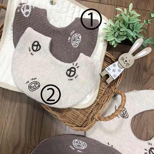 韓国輸入生地・プレッツェル柄ワッフル生地スタイ スタイ・よだれかけ