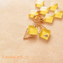 triangle☆yellow☆square☆ ガラスタイル ピアス 1枚目の画像