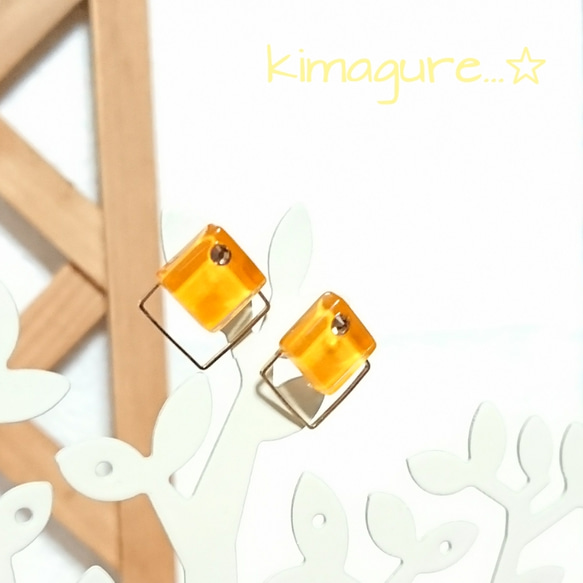 square☆orange ガラスタイル ピアス 1枚目の画像