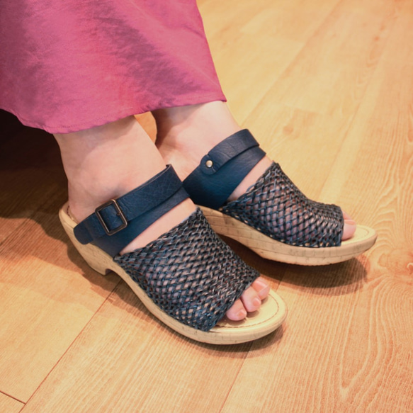恰好貼合的穿著感 2種用途編織鞋面厚底高跟涼鞋 日本製造 (0560)【接單後製作：24天】 第3張的照片