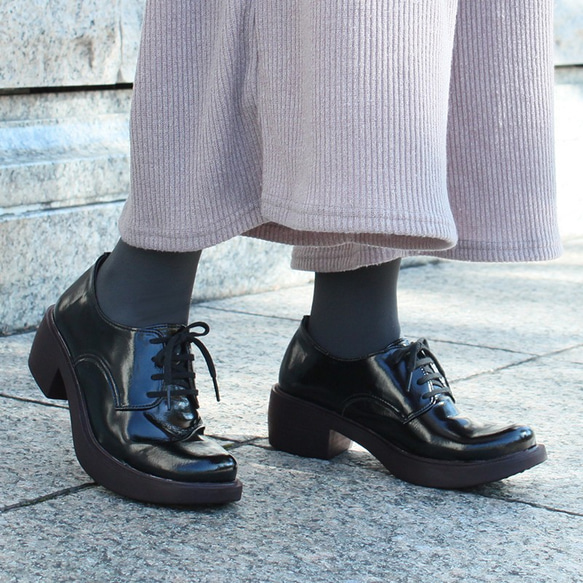 成熟的光澤感 柔軟的男士風女鞋 日本製造 (BONNY)【接單後製作：15～24・40天※取決於顏色】 第1張的照片