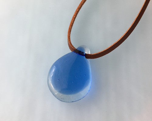青ガラスのペンダント ネックレス・ペンダント 水色硝子堂 通販