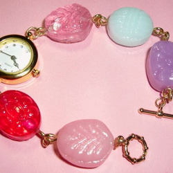 ドロップ腕時計（ピンク系） 1枚目の画像