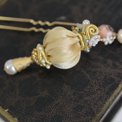 かんざし　シルクリボンのバルーン　ゴールデンイェローに同色コード 2枚目の画像