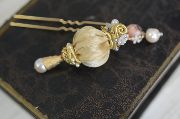 かんざし　シルクリボンのバルーン　ゴールデンイェローに同色コード 2枚目の画像