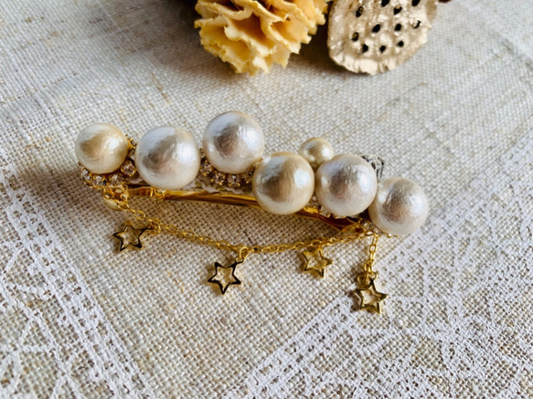 星とコットンパール、ビジューのバレッタ 3枚目の画像