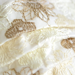 再販/新色★フィット感抜群の布マスク　気分が上がる刺繍生地（クリーム）[送料無料] 3枚目の画像