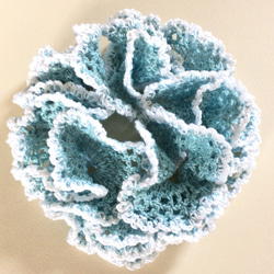 シュシュ ヘアゴム  かぎ針編み  水色ラメ ハンドメイド☆たっぷりボリューム！水色レース編みシュシュ