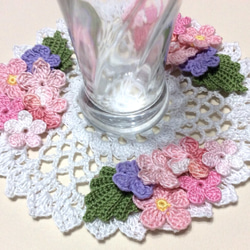お部屋玄関のインテリアに☆華麗で幸せなレース編みドイリー☆春のお花テーブルに 2枚目の画像