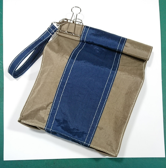 Paperbag Clutch / BE & NV 1枚目の画像