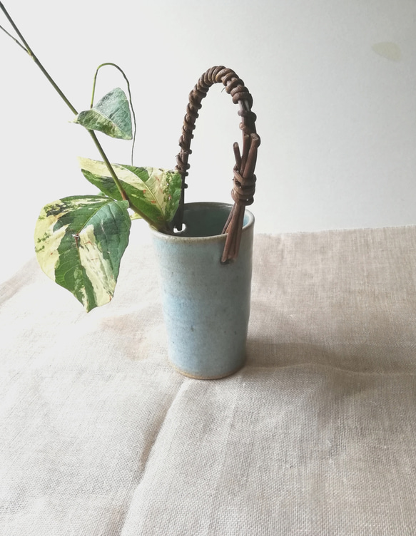 土灰釉掛分け 手作り花器