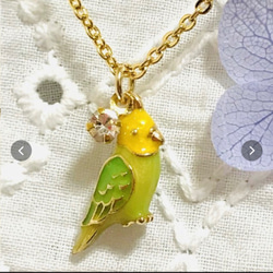 セキセイインコ　ネックレス　(黄緑色) 鳥 1枚目の画像
