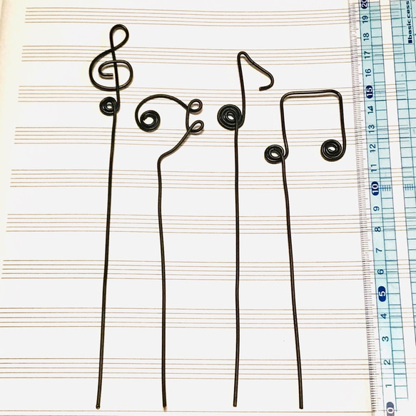 音楽　ガーデンピック　4本セット(小) ト音記号　ヘ音記号　音符　ワイヤークラフト 3枚目の画像