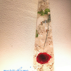 ラッキーモチーフ四つ葉のクローバー入り
ハーバリウム✾ホワイト系薔薇 3枚目の画像