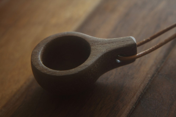 ククサ　ペンダントトップ　KUKSA PENDANT TOP ウォールナット 2枚目の画像