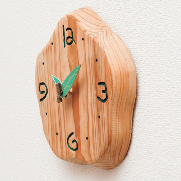 木の手作り掛時計 3枚目の画像