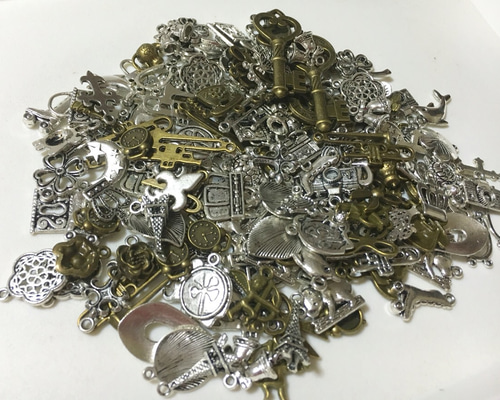 ハンドメイドパーツ♡チャーム素材大量セット♡まとめ売り！ チャーム