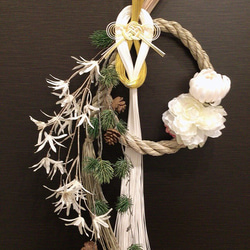 『Creema 限定』てまり松と白の小花・水引のしめ飾り 2枚目の画像