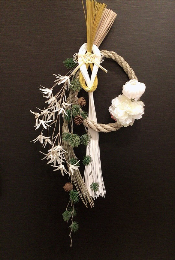 『Creema 限定』てまり松と白の小花・水引のしめ飾り 5枚目の画像