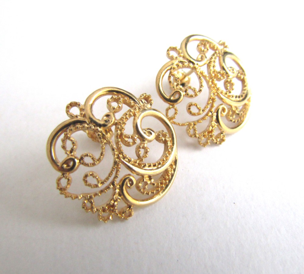 銀線細工ピアス／うず唐草gold