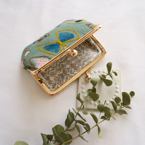 ハンドメイド　がま口長財布　ミナペルホネン　sky flower 受注製作】ミナペルホネン sky flower グリーン がま口長財布