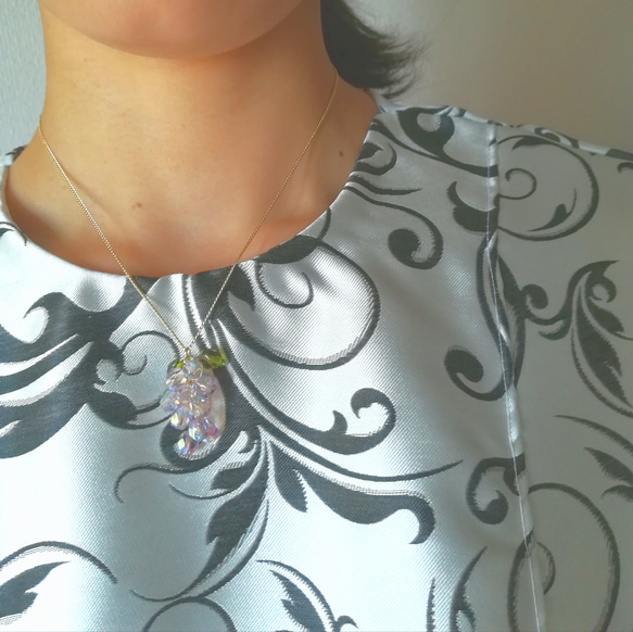 ラッピング無料☆ガラスの葡萄 ネックレス オーロラチェコビーズ 薄紫 3枚目の画像