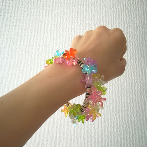 シュシュ  ヘアゴム  ビーズ  カラフル ラッピング無料☆カラフルフラワー ビーズシュシュ ヘアゴム シュシュ