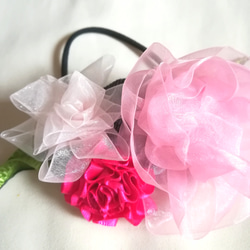 ラッピング無料☆ピンクの薔薇とカーネーション、ダリアのヘアゴム  オーガンジーリボンフラワー 4枚目の画像