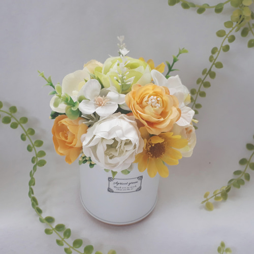 枯れない・割れない！テーブルフラワーアレンジメント〈イエロー