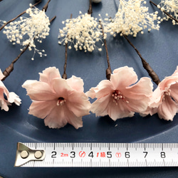 春♪ 桜のヘッドパーツ　上品　上質なアーティフィシャルフラワーの桜と今年らしい水引と紐のアレンジ 4枚目の画像