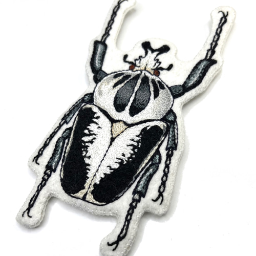 レギウスオオツノハナムグリのブローチ ブローチ ちくちくサウルス