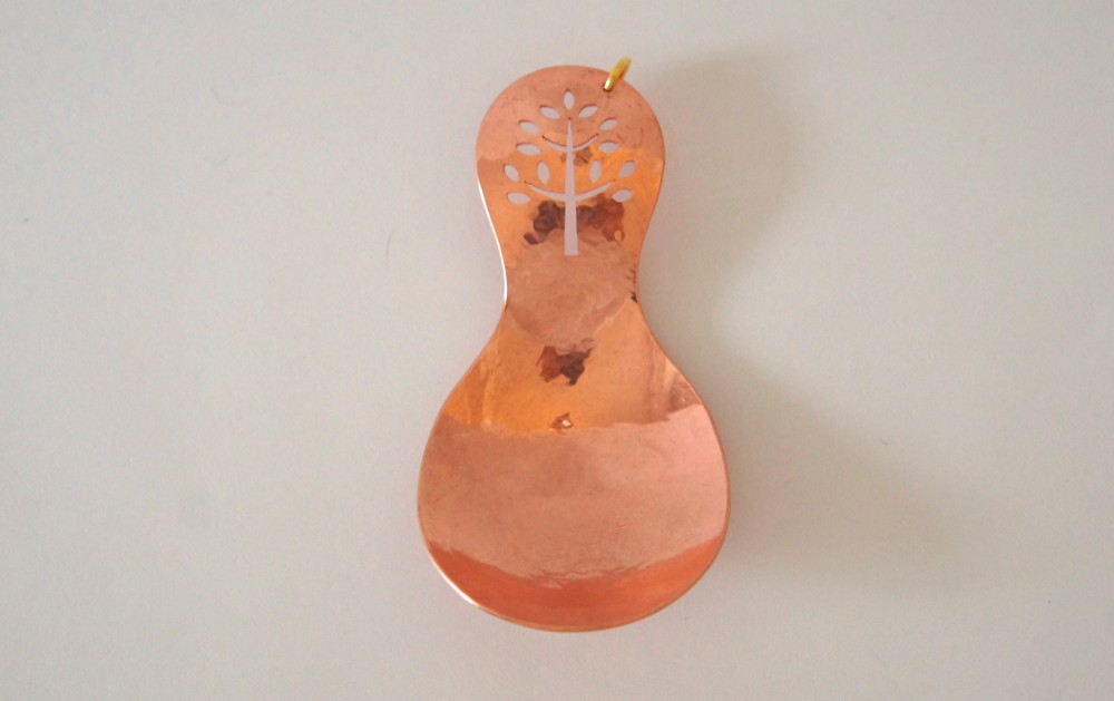 透かし文様入り茶さじ（樹）