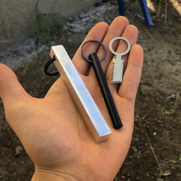 【現代版火打ち石】マグネシウムキーホルダー Magnesium FIRE starter 防災用品にも◎ 5枚目の画像