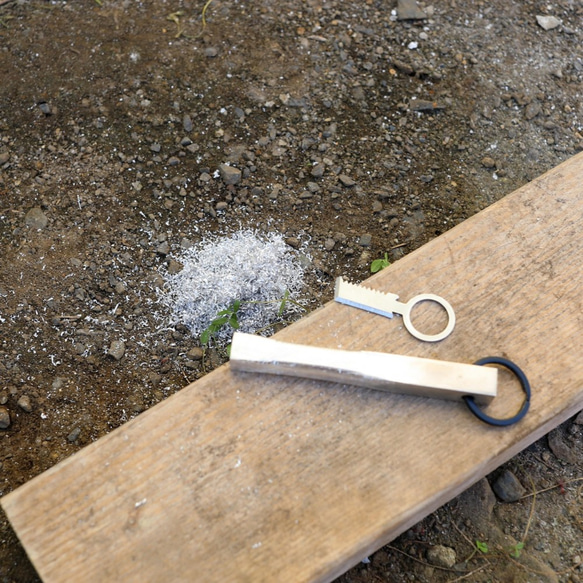 【現代版火打ち石】マグネシウムキーホルダー Magnesium FIRE starter 防災用品にも◎ 6枚目の画像