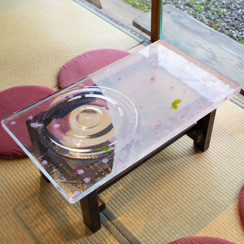 桜の木のローテーブル⑭　値下げ❕桜の模様が綺麗な耳付テーブル　リビング、ソファー 桜の木のローテーブル⑭ 値下げ❕桜の模様が綺麗な耳付テーブル
