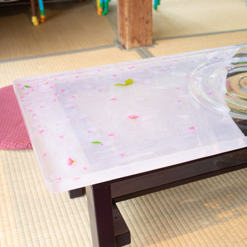 桜の木のローテーブル⑭　値下げ❕桜の模様が綺麗な耳付テーブル　リビング、ソファー 桜の木のローテーブル⑭ 値下げ❕桜の模様が綺麗な耳付テーブル