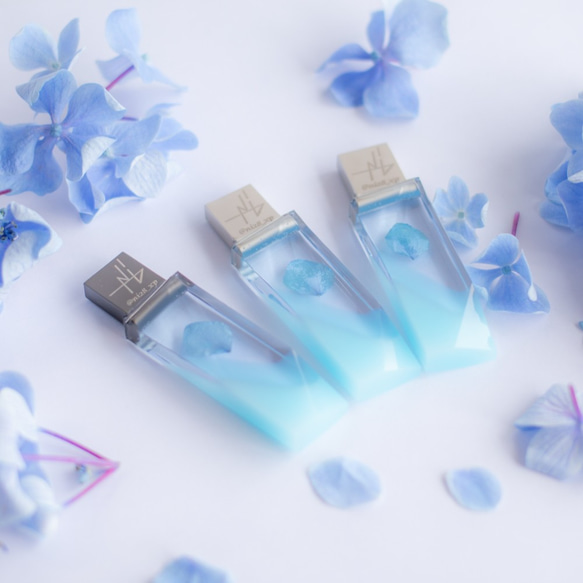 梅雨の透明USBメモリ【紫陽花Rainwater】(64,128GB) 2枚目の画像