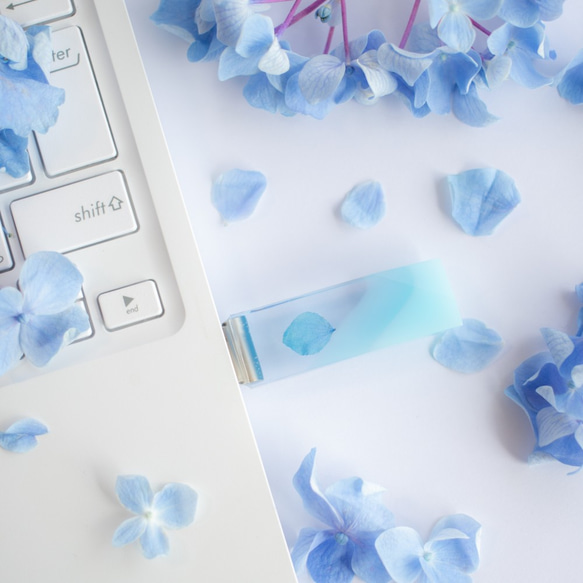 梅雨の透明USBメモリ【紫陽花Rainwater】(64,128GB) 8枚目の画像