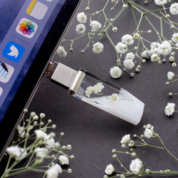カスミソウの透明USBメモリ【カスミソウPureWhite】(32,64GB) 4枚目の画像