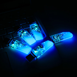 蓄光透明USBメモリVol.2【Midnight Ocean】(64,128GB) 2枚目の画像