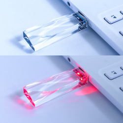 発光透明USBメモリ(32,64,128GB)luminous transparent USB memory stick 1枚目の画像