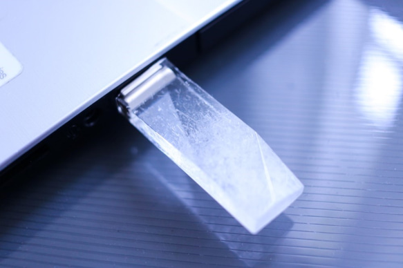 雪の透明USBメモリ【Snow Showers】(32,64GB) 6枚目の画像