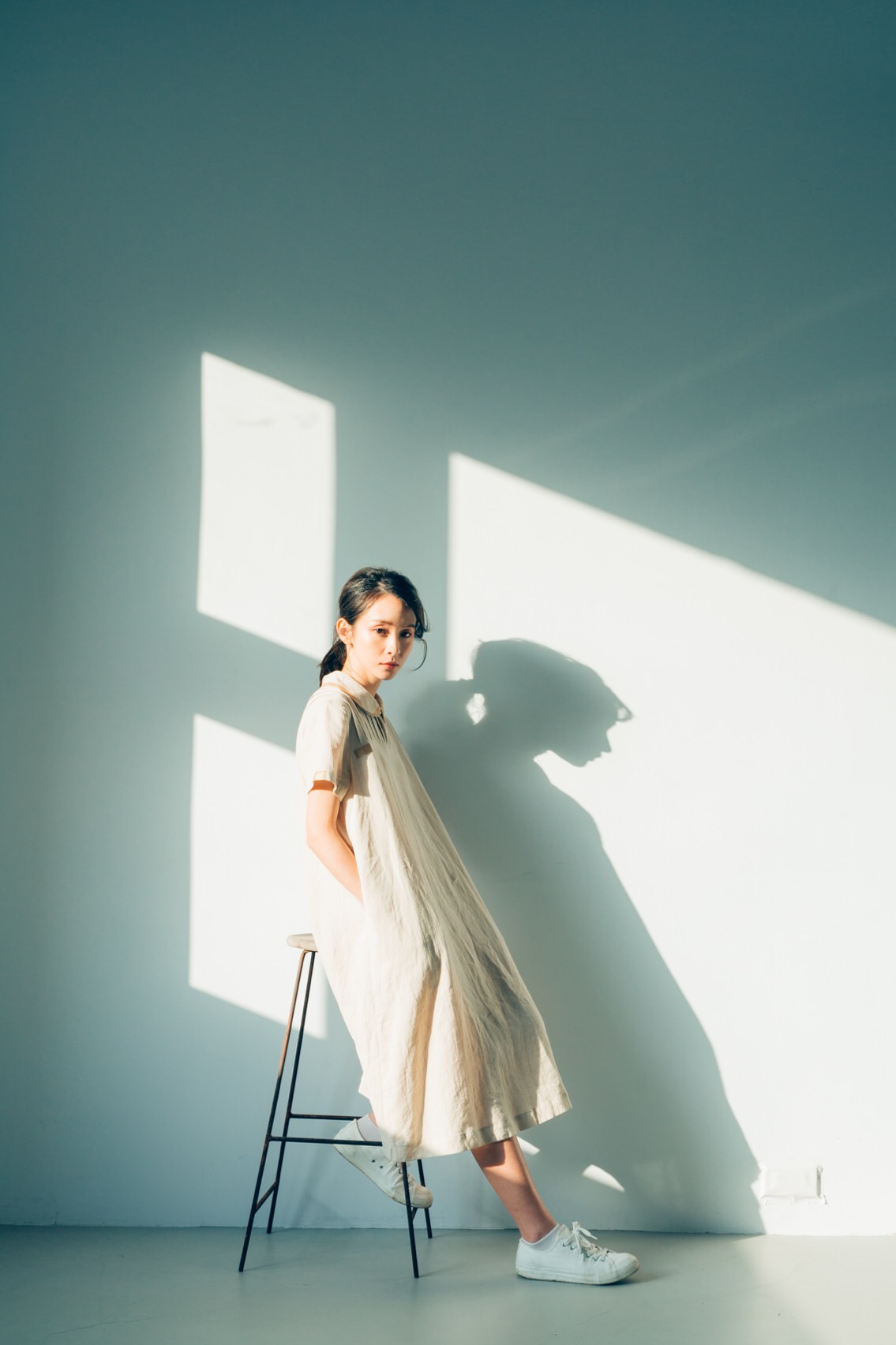 howma。どのように友人がLINENラウンドネックドレスシャツをリネンです