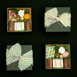 華こころ 菊ゆめ　洋菓子とプリザーブドフラワーギフトＢＯＸ♪お年賀、還暦祝いの贈り物におすすめ！ 3枚目の画像