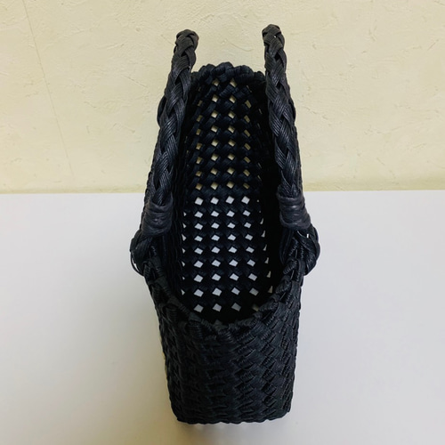小さいカゴバックなのに定価４万しました私は、荷物が多い為出品致します激カワです 受注製作】可愛いカゴバッグでお出かけしませんか♡石畳編みかご