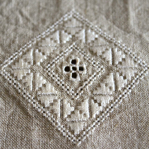 ハーダンガー刺繍 レース テーブル クロス 手編み ハンドメイド