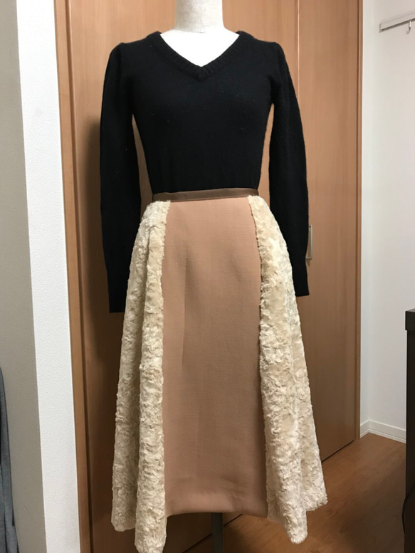 茶色×ベージュのフレアスカート 1枚目の画像