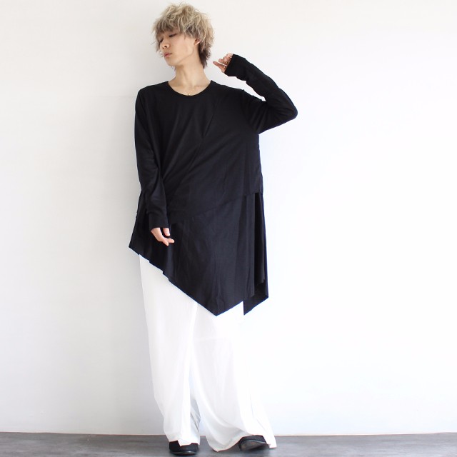 ランダム切り替えフェイクレイヤードアシメカットソー